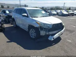 5TDZARFH2GS019033 2016 TOYOTA HIGHLANDER