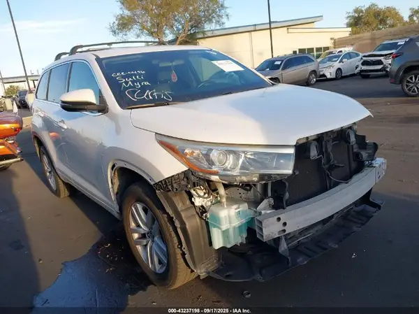 5TDZARFH2GS019677 2016 TOYOTA HIGHLANDER - Image 1