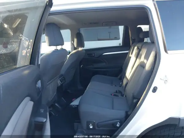5TDZARFH2GS019677 2016 TOYOTA HIGHLANDER - Image 8