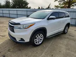 5TDZARFH2GS021218 2016 TOYOTA HIGHLANDER