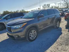 5TDZARFH2GS022806 2016 TOYOTA HIGHLANDER