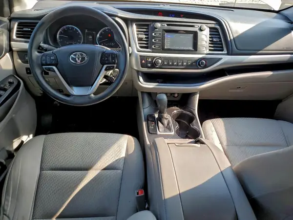 5TDZARFH2HS024105 2017 TOYOTA HIGHLANDER - Image 8