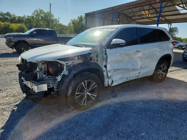 5TDZARFH2HS027621 2017 TOYOTA HIGHLANDER - Image 1