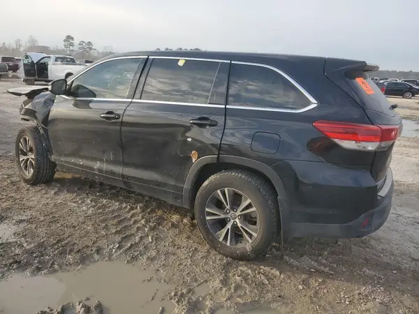 5TDZARFH2HS028901 2017 TOYOTA HIGHLANDER - Image 2