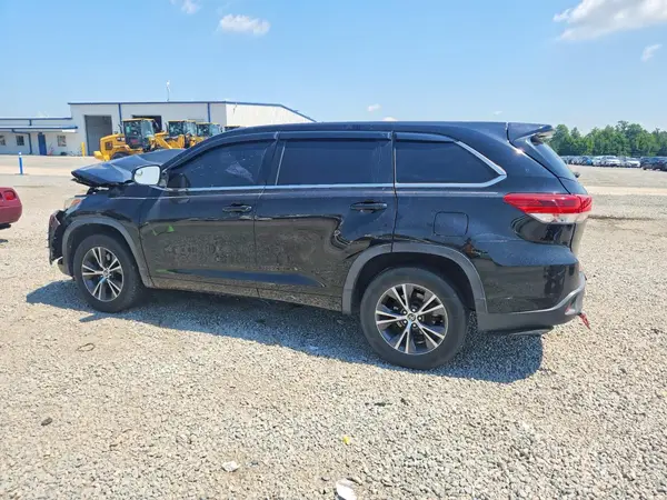 5TDZARFH2HS031975 2017 TOYOTA HIGHLANDER - Image 2