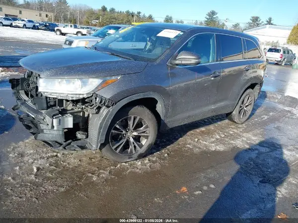 5TDZARFH2HS032012 2017 TOYOTA HIGHLANDER - Image 2