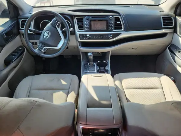 5TDZARFH2HS032415 2017 TOYOTA HIGHLANDER - Image 8