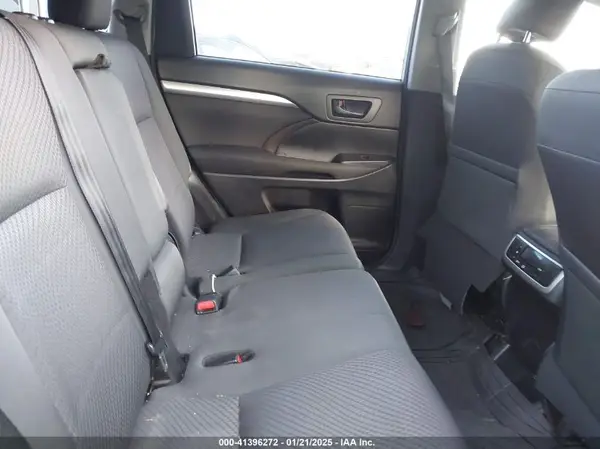 5TDZARFH2JS034915 2018 TOYOTA HIGHLANDER - Image 8