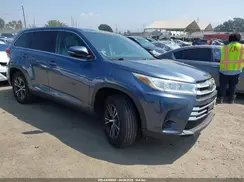 5TDZARFH2JS035157 2018 TOYOTA HIGHLANDER