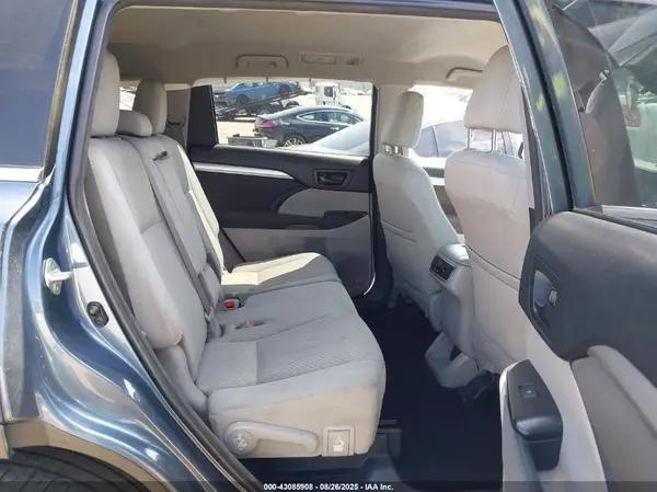 5TDZARFH2JS035157 2018 TOYOTA HIGHLANDER - Image 8
