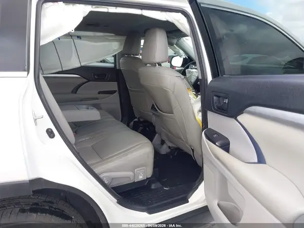 5TDZARFH2JS037085 2018 TOYOTA HIGHLANDER - Image 8