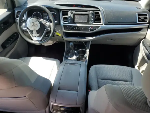 5TDZARFH2JS038267 2018 TOYOTA HIGHLANDER - Image 8