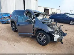 5TDZARFH2JS038821 2018 TOYOTA HIGHLANDER