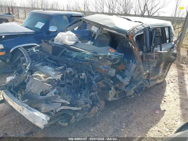 5TDZARFH2JS038821 2018 TOYOTA HIGHLANDER - Image 2