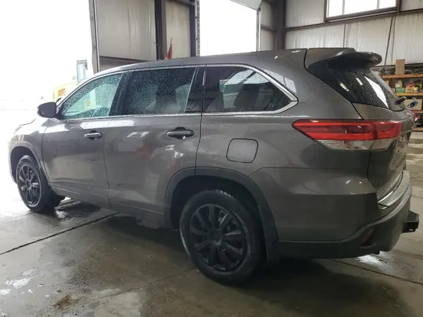 5TDZARFH2JS040942 2018 TOYOTA HIGHLANDER - Image 2