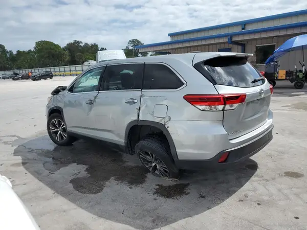 5TDZARFH2KS043339 2019 TOYOTA HIGHLANDER - Image 2