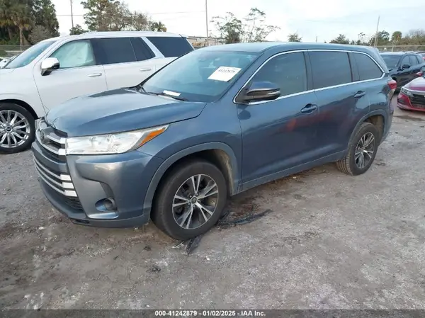 5TDZARFH2KS044474 2019 TOYOTA HIGHLANDER - Image 2