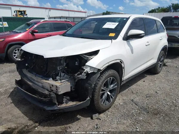 5TDZARFH2KS047195 2019 TOYOTA HIGHLANDER - Image 2
