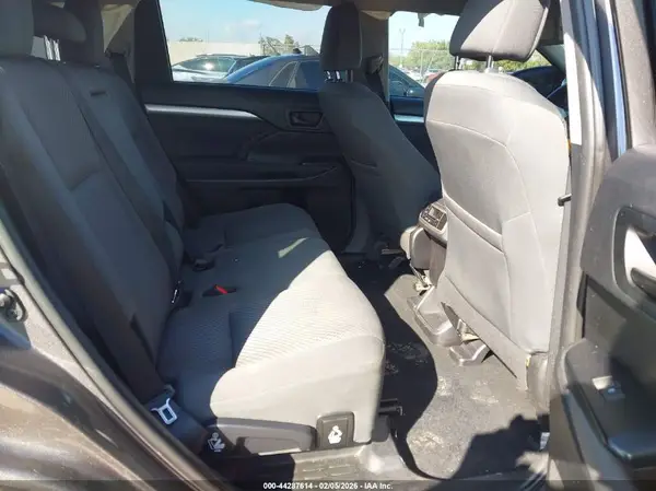 5TDZARFH2KS047679 2019 TOYOTA HIGHLANDER - Image 8