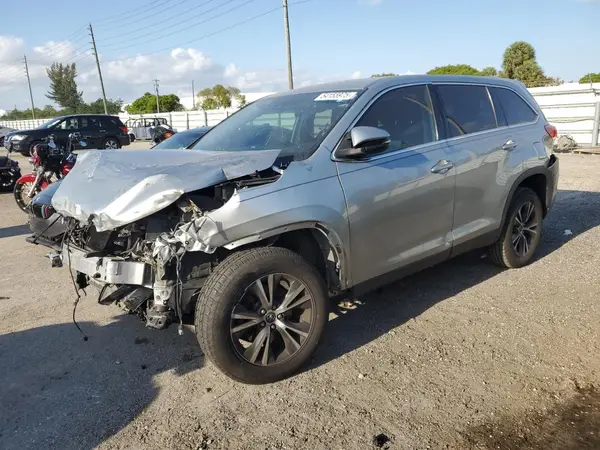 5TDZARFH2KS048251 2019 TOYOTA HIGHLANDER - Image 1