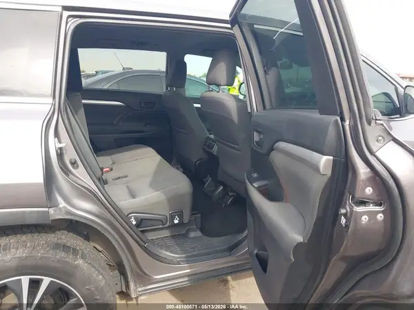 5TDZARFH2KS048590 2019 TOYOTA HIGHLANDER - Image 8