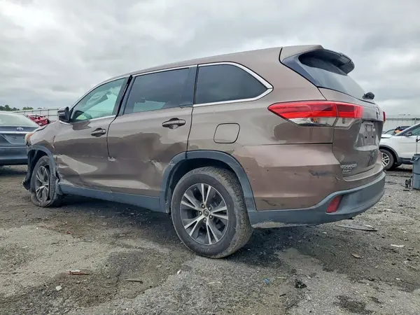 5TDZARFH2KS048959 2019 TOYOTA HIGHLANDER - Image 2