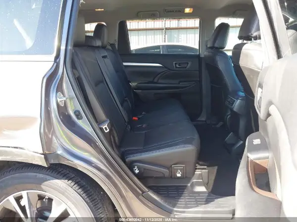 5TDZARFH2KS051134 2019 TOYOTA HIGHLANDER - Image 8