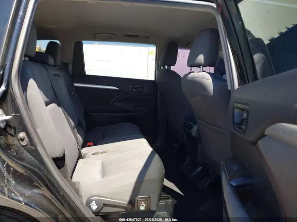 5TDZARFH2KS055636 2019 TOYOTA HIGHLANDER - Image 8