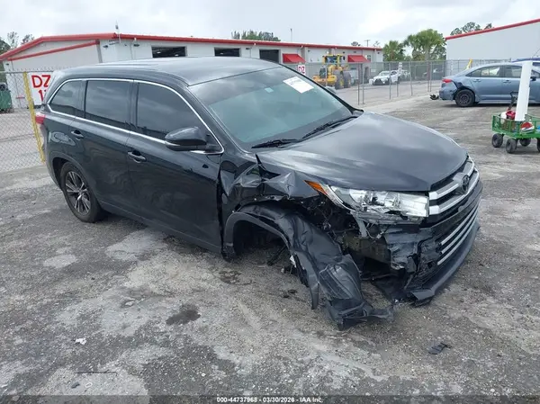 5TDZARFH2KS056155 2019 TOYOTA HIGHLANDER - Image 1