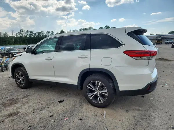 5TDZARFH2KS056978 2019 TOYOTA HIGHLANDER - Image 2