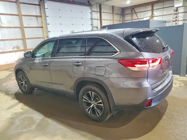 5TDZARFH2KS061596 2019 TOYOTA HIGHLANDER - Image 2
