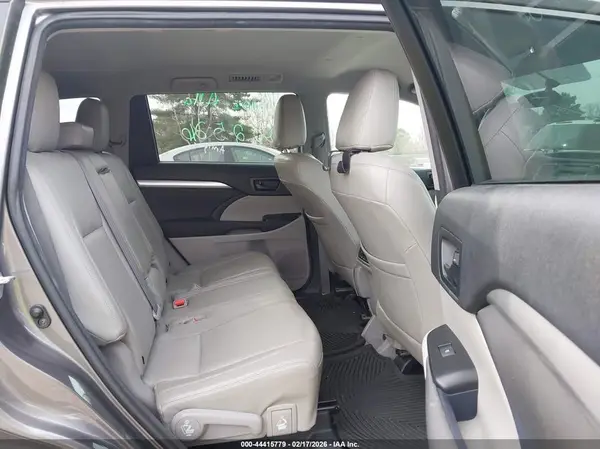 5TDZARFH3GS017632 2016 TOYOTA HIGHLANDER - Image 8