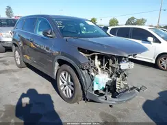 5TDZARFH3GS020661 2016 TOYOTA HIGHLANDER
