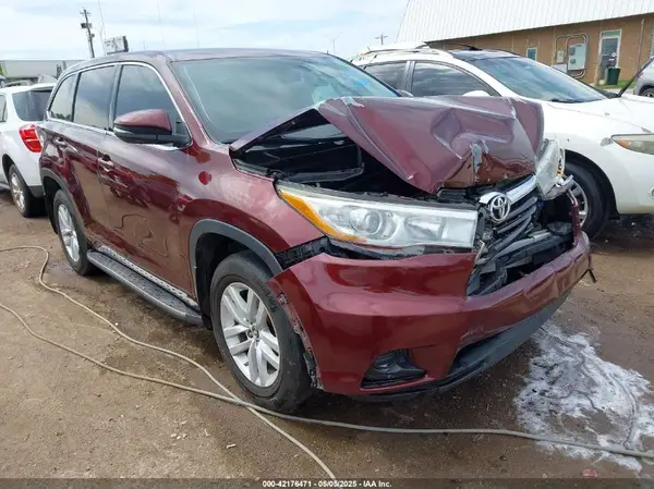 5TDZARFH3GS021079 2016 TOYOTA HIGHLANDER - Image 1