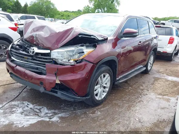 5TDZARFH3GS021079 2016 TOYOTA HIGHLANDER - Image 2