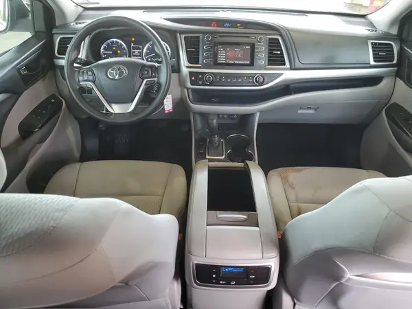 5TDZARFH3HS023593 2017 TOYOTA HIGHLANDER - Image 8