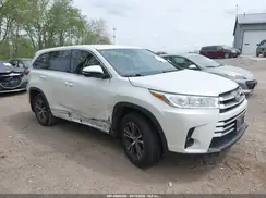 5TDZARFH3HS024081 2017 TOYOTA HIGHLANDER