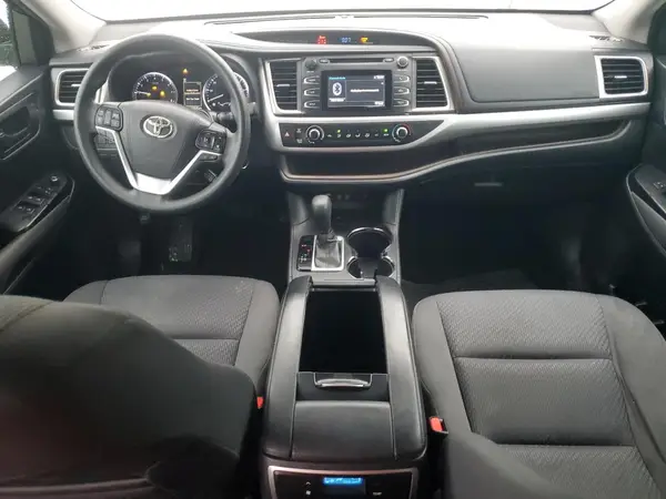 5TDZARFH3HS024128 2017 TOYOTA HIGHLANDER - Image 8