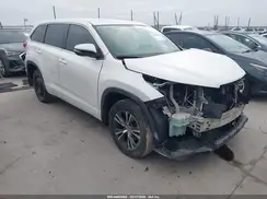 5TDZARFH3HS026218 2017 TOYOTA HIGHLANDER