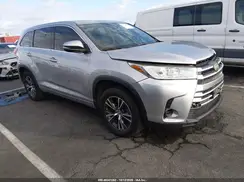 5TDZARFH3HS027305 2017 TOYOTA HIGHLANDER