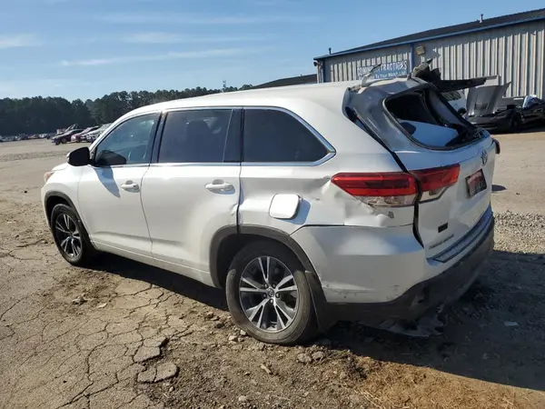 5TDZARFH3HS027420 2017 TOYOTA HIGHLANDER - Image 2