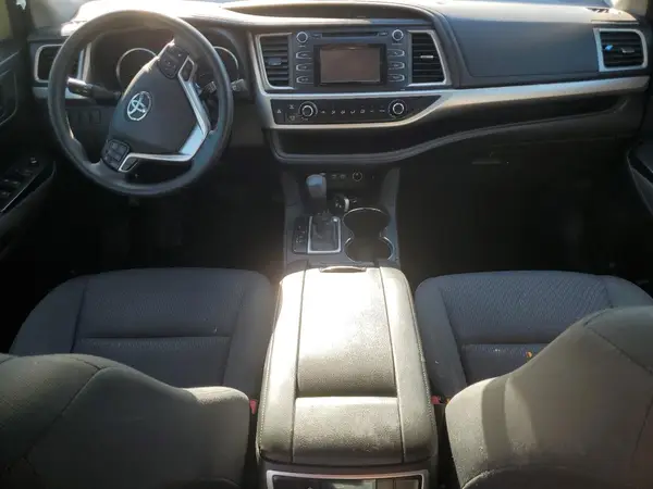 5TDZARFH3HS027420 2017 TOYOTA HIGHLANDER - Image 8