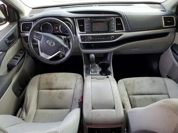 5TDZARFH3HS031077 2017 TOYOTA HIGHLANDER - Image 8
