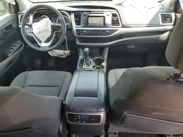 5TDZARFH3HS031662 2017 TOYOTA HIGHLANDER - Image 8
