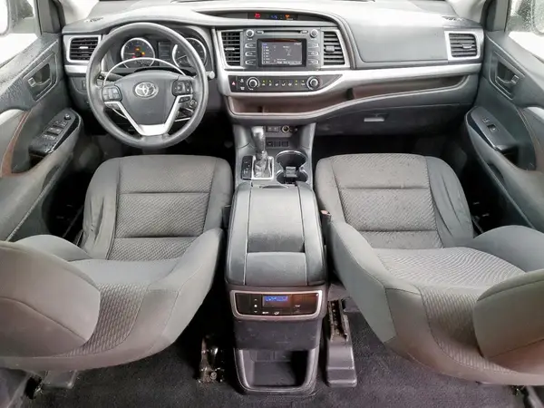 5TDZARFH3HS031838 2017 TOYOTA HIGHLANDER - Image 8