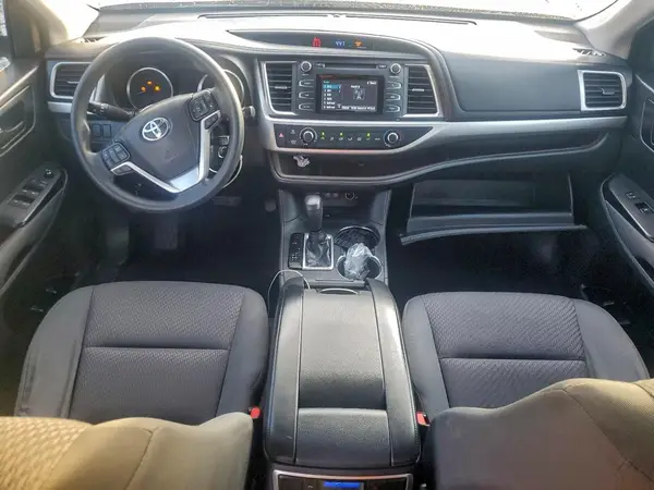 5TDZARFH3JS033921 2018 TOYOTA HIGHLANDER - Image 8