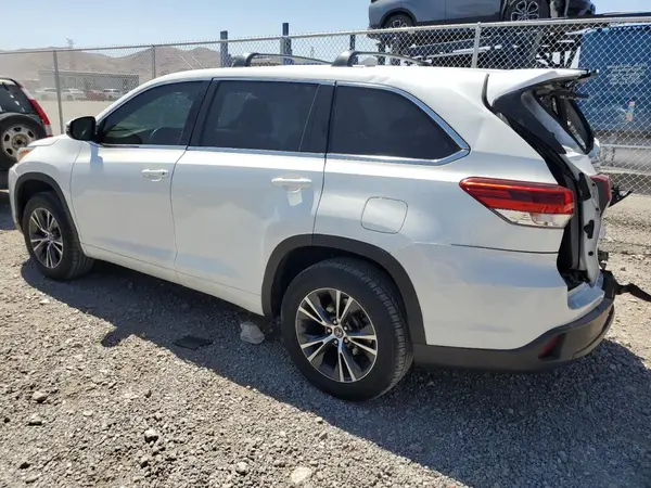 5TDZARFH3JS034552 2018 TOYOTA HIGHLANDER - Image 2