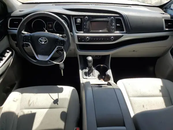 5TDZARFH3JS034552 2018 TOYOTA HIGHLANDER - Image 8