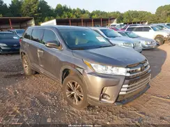 5TDZARFH3JS034700 2018 TOYOTA HIGHLANDER