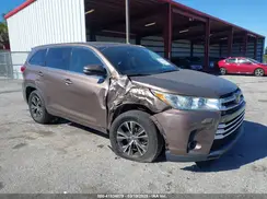 5TDZARFH3JS037077 2018 TOYOTA HIGHLANDER
